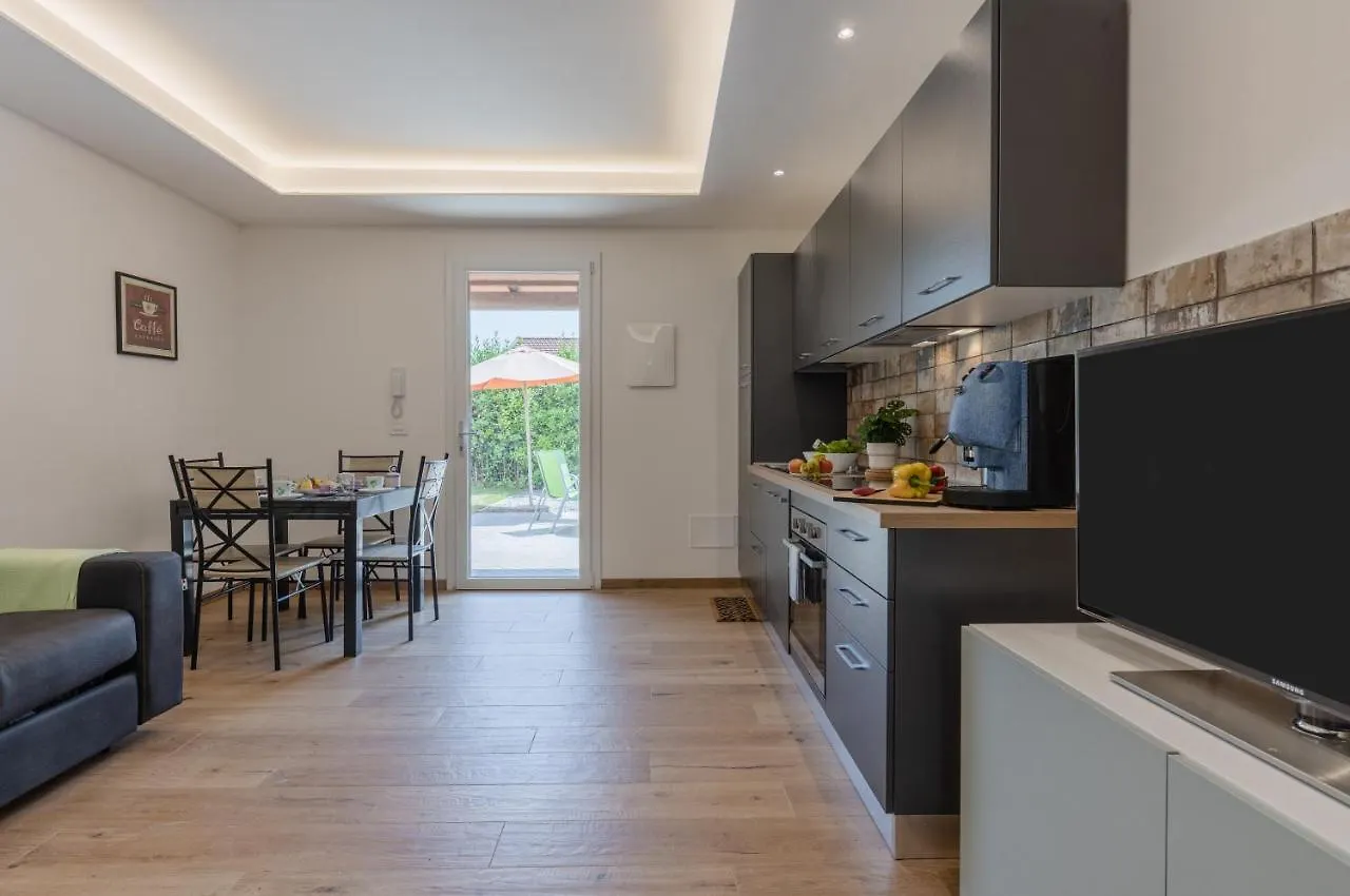 Countryside Apt With Swimming Pool And Parking Cascina Lejlighed